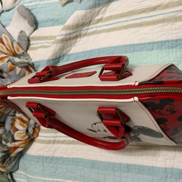 Mickey Mouse♥️🎶Disney ♥️ Loungefly large satchel - Picture 11 of 12